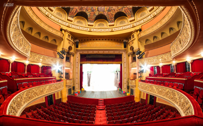 romanian_opera_house_-_timisoara