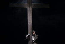 Controversa de la Valladolid, un nou spectacol de teatru regizat de Radu Jude pe scena Naționalului timișorean