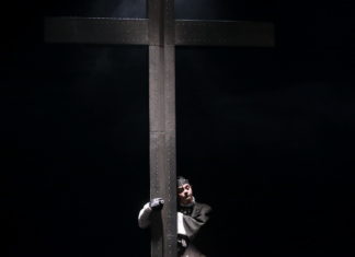 Controversa de la Valladolid, un nou spectacol de teatru regizat de Radu Jude pe scena Naționalului timișorean