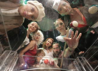 Premiera. Cum se văd bărbații atunci când privesc în ochii femeilor: De ce iubim femeile, pe scena TNTm