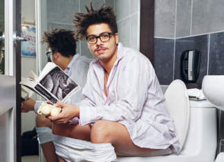 WOW: Seth Troxler încinge „Hora unirii” la Database, de Ziua Naţională a României