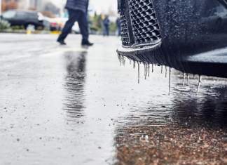 Lapovița căzută azi-noapte crează probleme în trafic timișorenilor. Care sunt indicațiile rutiere pentru dimineața de azi?