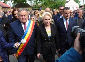 Cum a fost vizita premierului Dăncilă la Giarmata, lângă Timișoara (video). Ce promisiune le-a făcut timișorenilor ministrul Culturii?