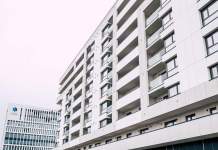 Primul ansamblu rezidenţial construit integral cu faţadă ventilată şi-a deschis porţile la Timişoara