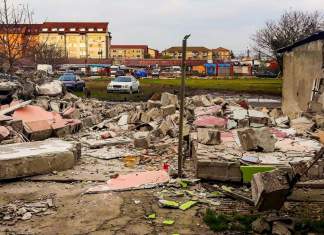 A început demolarea garajelor din nordul orașului. Unde au intrat buldozerele azi? (galerie foto)