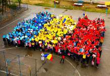 „Deșteaptă-te Române!” și „Doamne, Ocrotește-i pe Români” interpretate magistral de sute de elevi ai Școlii Gimnaziale 24 din Timișoara