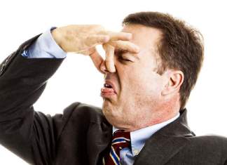 Legea mirosurilor adoptată de Parlament. Primarii vor putea interzice funcționarea unor intreprinderi precum Continental sau Comtim pentru emanarea de mirosuri