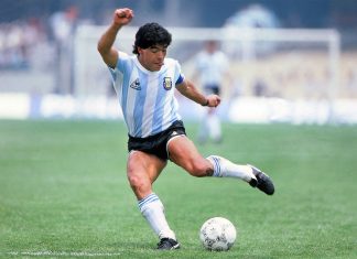 Maradona s-a dus în ceruri să joace în echipa îngerilor