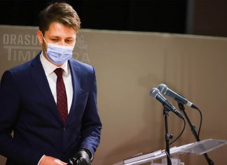 Ruben Lațcău: Când marii directori (de servicii publice) sunt putred de bogați, dar societățile Timișoarei stau în pragul falimentului, iar serviciile pe care ele îl prestează sunt, dacă nu falimentare, cel puțin deplorabile.