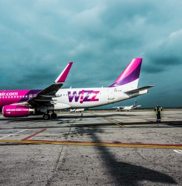 Wizzair acuzată că s-a folosit de pandemie pentru a scăpa de piloții și însoțitorii de zbor cu o salarizare mai mare