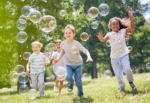 Fotbal, ping-pong, face-painting, mâncare și băutură gratuită pentru cei mici duminică la Ziua Copilului organizată de Biarena Sânandrei