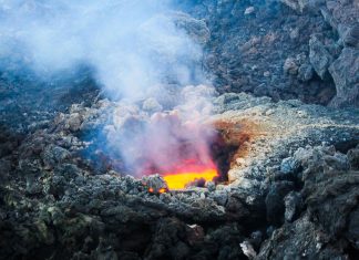 Etna si Stromboli, dubla eruptie de vulcani in Italia