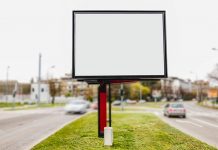 Fără publicitate sau reclame în curbe și în intersecții–proiect de lege adoptat de Senat