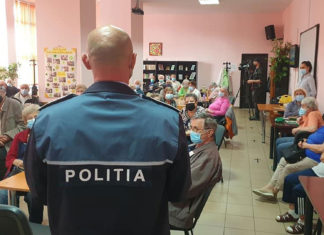 Normalitate: acțiuni de informare făcute de polițiști la centrele pentru persoane în vârstă