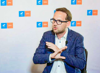 Alfred Simonis : Administratia Fritz – o țeapă uriaşă luată de timişoreni. Actuala administratie nu are nicio jenă în a anunța că doreşte să scumpească tot în Timişoara: taxele şi impozitele locale, gigacaloria, parcările, transportul în comun, serviciile de salubritate.