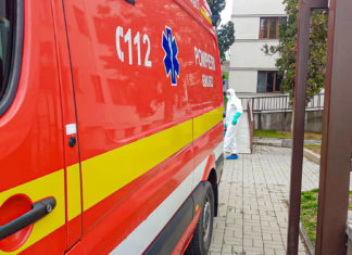 Neatenția la volan costă: a intrat pe contrasens lovind frontal o mașină care circula regulamentar, accident ce a dus la rănirea șoferului vinovat