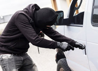 O firmă de curierat din Remetea Mare a fost prădată de hoți în noaptea trecută