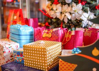 Dorințele de Crăciun a 120 de copii, îndeplinite de angajații UBC din Iulius Town