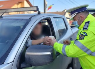 Surpriză făcută de polițiști șoferilor care treceau prin Remetea Mare (video)