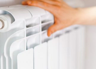 PMT spune că doar trei licee din Timișoara au trecut orele online din cauza frigului din clase