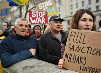 Timișoara oferă ajutor umanitar orașului înfrățit Cernăuți. Protest la Timișoara împotriva războiului din țara vecină. Timișoara se pregătește să primească refugiați din Ucraina