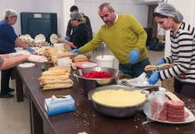 Oamenii cu inimă mare din Sânandrei – mâncare și cazare gratuită oferită de cei de la Biarena refugiaților din Ucraina