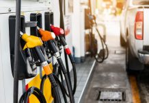 Guvernul amenință benzinarii cu legea speculei dacă cresc nejustificat prețurile la carburanți