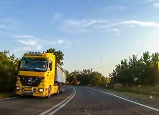 Fără tiruri pe drumurile din județ! Restricții azi pentru vehiculele de peste 7,5t