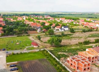 Amenințări cu moartea în stil mafiot, ca în filmele cu gangsteri, pentru un consilier local care s-a opus vânzării de către comuna Sânandrei a unui teren la un preț de 30 de ori sub prețul pieței