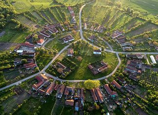 Proiectul de reabilitare a opt case tradiționale din Charlotenburg (județul Timiș) primește finanțare prin PNRR