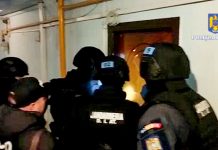 Percheziții în cinci județe într-un dosar de constituire a unei organizații cu mesaje fasciste, rasiste și xenofobe