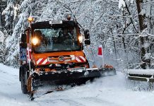 Director de la „Drumuri și Autostrăzi” reținut de DNA Timișoara pentru mită și trafic de influență în formă continuată. Este acuzat că a luat mită pentru a ajuta o firmă să câștige contracte de deszăpezire