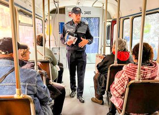 Hoții de buzunare s-au reîntors în Timișoara. Poliția a ieșit în piețe și în mijloacele de transport în comun pentru a-i informa pe timișoreni cum să se protejeze de acțiunile hoților