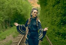 Timișoreanca Simona Ruscu a lansat imnul diasporei, piesa „M-am născut în România” (video)