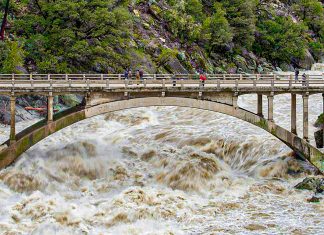 Cod galben de viituri în 11 bazine hidrografice, în acest weekend