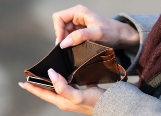 Dezastru în guvernarea PSD-PNL! Ministrul Finanțelor spune că „România are 35 la sută din populaţie în risc de sărăcie”