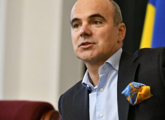Rareș Bogdan: ”Toate companiile de stat românești să-și mute conturile de la băncile austriece la alte bănci. Tocmai ieri, domnul Grindeanu a dat un contract de 300 de milioane unei companii austriece”