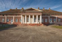 Au început lucrările de reabilitare ale Conacului Mocioni din Foeni. CJ Timiș vrea să redea strălucirea bijuteriei arhitecturale