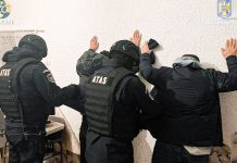 Percheziții la persoanele bănuite de trafic de minori