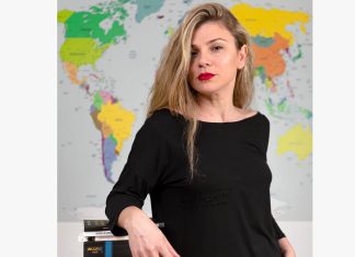 Femeia naturală, dincolo de estetică, prezentată în cadrul campaniei #poartariduri, inițiată de scriitoarea Paula Aldescu