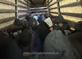 65 de imigranți prinși de Poliția de Frontieră la Nădlac II înghesuiți ciorchine într-un TIR încărcat cu profile de aluminiu și condus de un cetățean turc