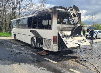 Un autobuz a luat foc în Timișoara în timp ce transporta 42 de persoane dinspre str. Polonă spre Calea Șagului