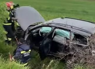 Accident provocat de un șofer care a adormit la volan. Acesta avea și doi pasageri în mașină, un băiat de 7 ani și o femeie de 45