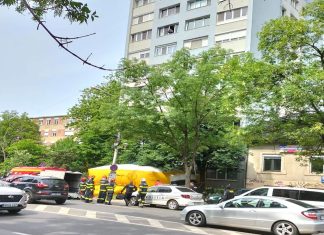 Peste 9 ore de negocieri în Calea Șagului pentru a împiedica un tânăr să sară de la etajul 7 al unui bloc