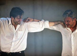 Zorba Grecul în sunetul valurilor