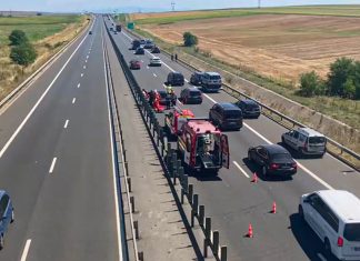 Tânăr de 23 de ani, răsturnat cu motocicleta pe autostradă între Timișoara și Lugoj (foto)