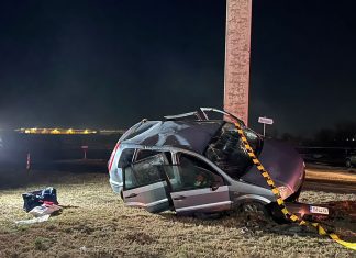 O tânără de 19 ani și o minoră de 8 ani băgate în spital de un șofer inconștient la sensul giratoriu de la ieșirea din Timișoara din Calea Șagului (foto)