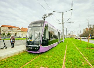 Pe Bld Cetății au revenit tramvaiele 4 și 7 pe noile linii înierbate. Inaugurare reușită a modernizării acestuia