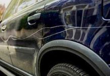 Un timișorean a zgâriat 22 de mașini pe o stradă din Sibiu supărat că autoturismele erau parcate pe trotuar și încurcau pietonii