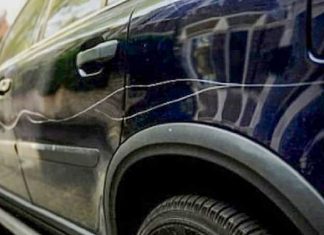 Un timișorean a zgâriat 22 de mașini pe o stradă din Sibiu supărat că autoturismele erau parcate pe trotuar și încurcau pietonii